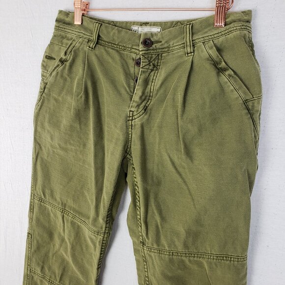 Free People Utility Boyfriend Cropped Pants Trousers in Moss Green size 25 - Picture 4 of 13